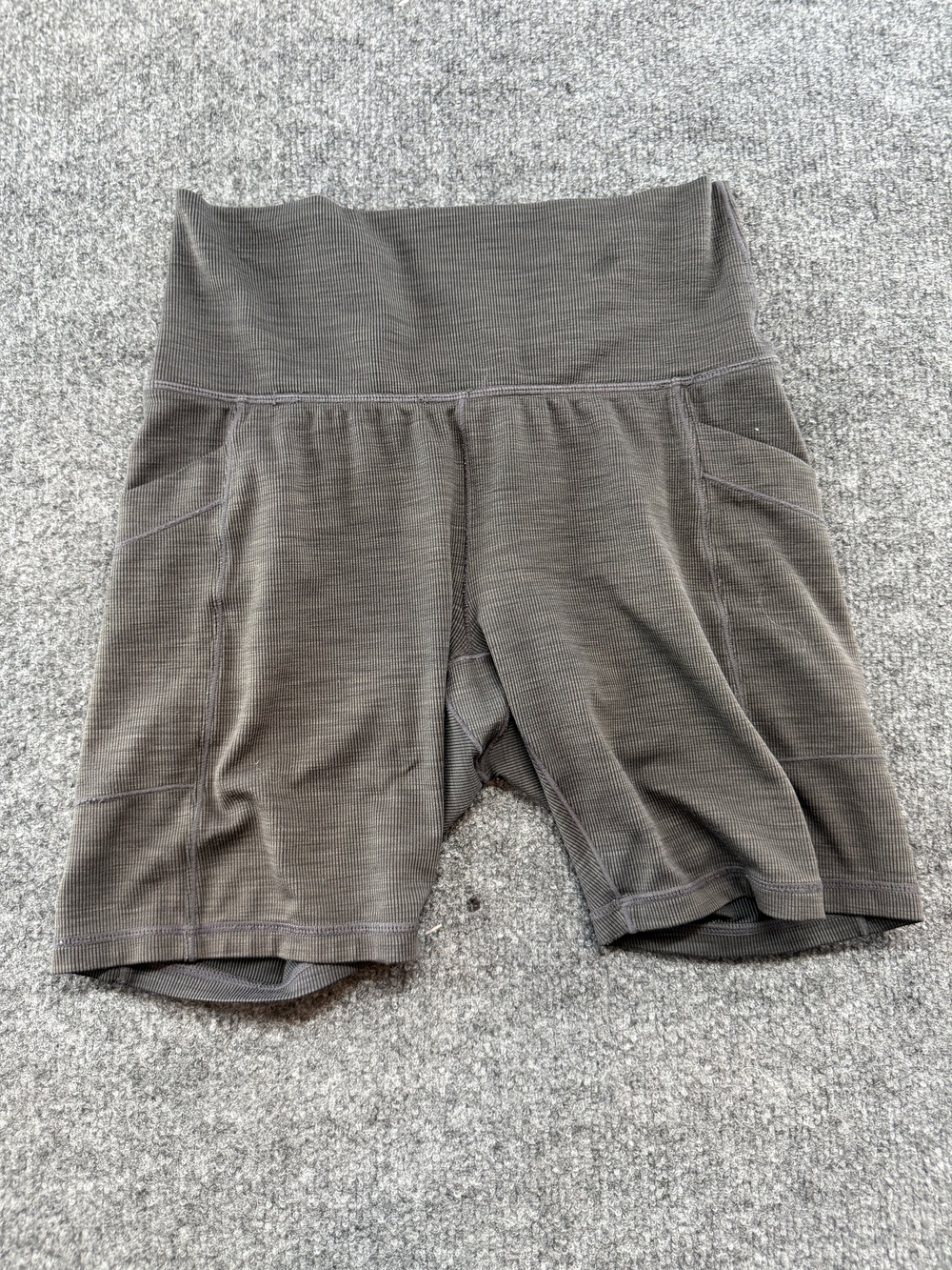 PrAna Biker Shorts Womens XS Gray High Waist Ribbed Pockets 5.5 Inseam Yoga Gym